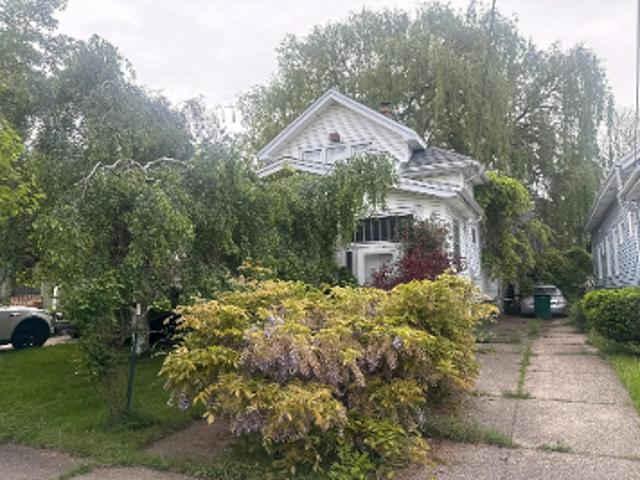 Manhart St