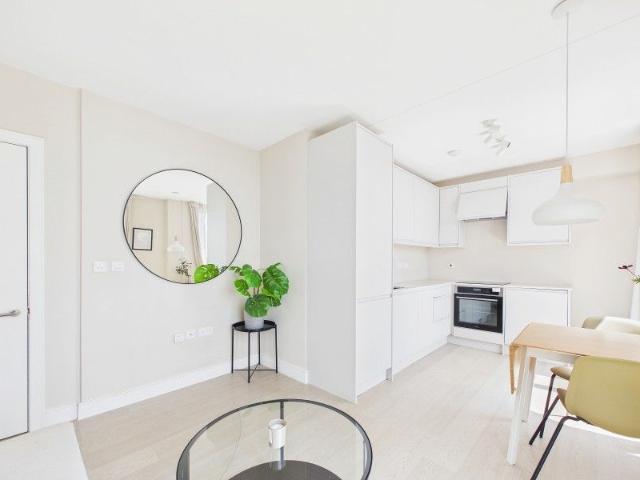 Manhattan Lofts, Crowthorne, Bracknell Forest, RG45