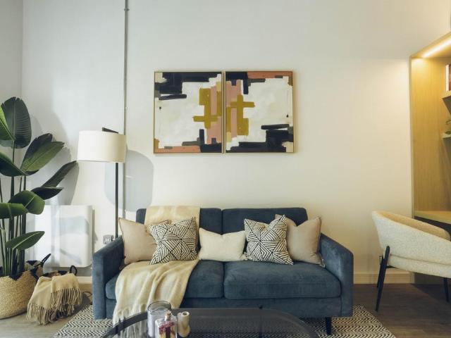 Manhattan Style Studio at Gravity. Studio to rent £2,495 pcm £576 pw