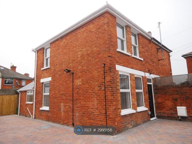 Manifold Road, Eastbourne BN22, 2 bed detached house to rent, £1,397 pcm | PrimeLocation