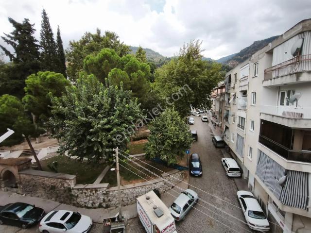 Manisa Adakale Mh.2+1 Kapalı Mutfak Murat Germen Okuluna Yakın Doğalgazlı Kiralık Daire