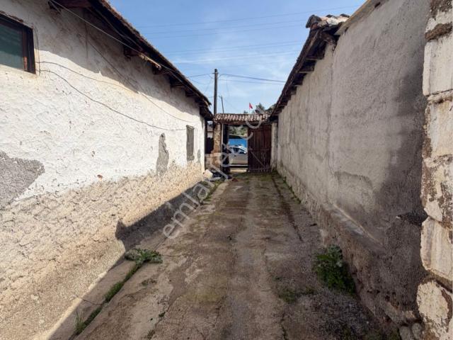 Manisa Ahmetli Barbaros Mahallesi 540m2 Avlulu Ev