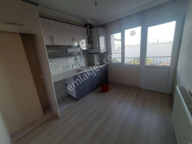 ❗️manisa Akhisar Reşatbey Mah. ‼️pazarlık Payı Var Kiralık 2+1 Ara Kat Doğal Gazlı Daire!
