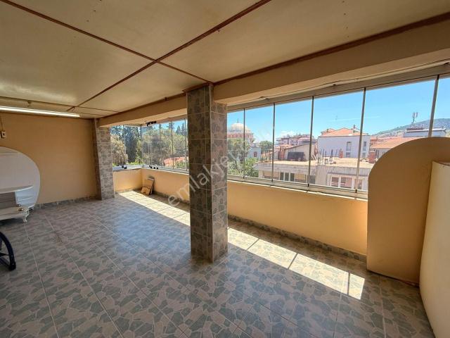 Manisa Alaşehir Alper Gayrimenkulden Yeni Mah.aile Apt.3+1kiralık 120 M2 Daire