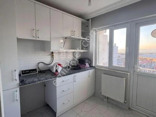 Manisa Alaybeyde Cadde Üzerinde 2+1 Asansörlü Kiralık Daire