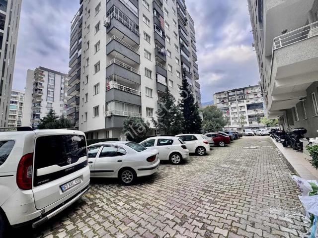 Manisa Bahtiyar Tosunbaş Caddesinde 3+1site İçi Daire