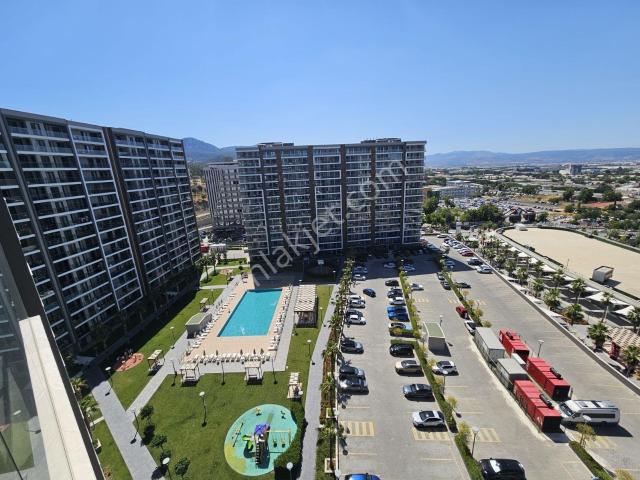 Manisa Meydan Projesinde Kiralık Havuz Cephe Kısmi Eşyalı Daire