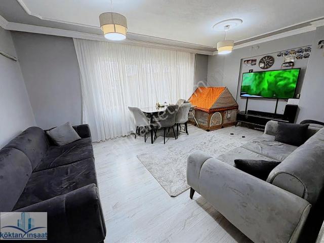 Manisa Mimar Sinan Mah. Satılık 3+1özellikli Çift Balkonlu Daire