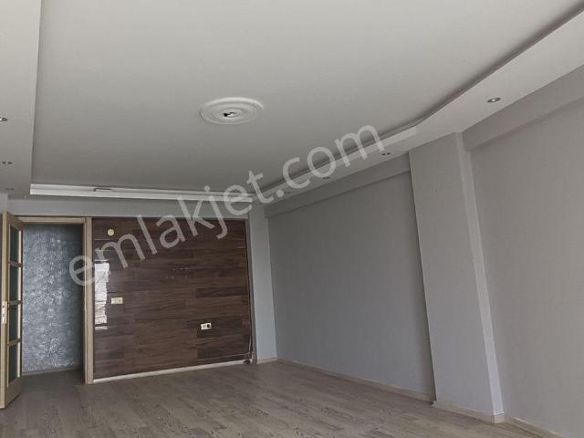 Manisa Muradiye'de Geniş 3+1 Kiralık Daire