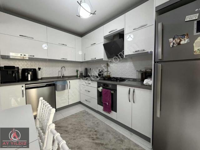 Manisa Sakarya Mh. 2015 Yapımı 3+1 Arakat Fullüks Daire