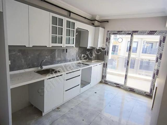 Manisa Yunusemre Muradiye Merkezde Kiralık 2+1 Kapalı Mutfak Köşe Sefır Daire