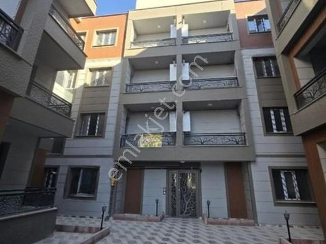 Manisa Yunusemre Muradiyede Kiralık 1+1 Ara Kat Daire