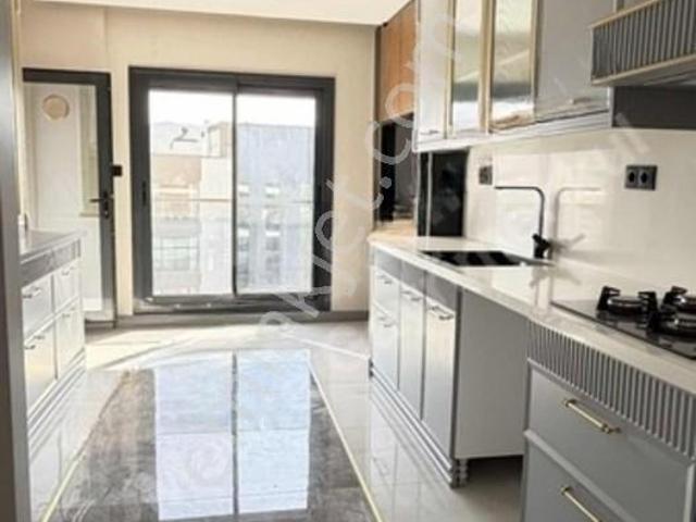 Manisa Yunusemre Güzelyurt Mahallesinde Satılık 4+1 Lüks Daire