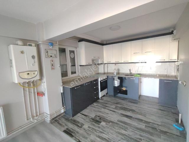 Manisa Yunusemre Güzelyurt Mh.3+1 Asansörlü Arakat Kiralık Daire