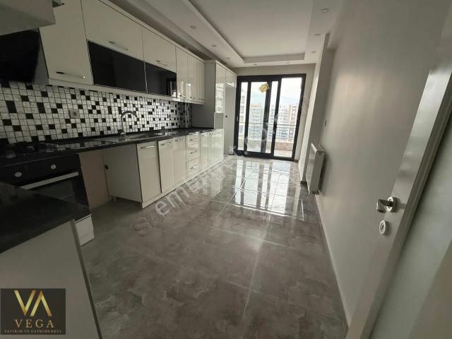 Manisa Yunusemre'de Grandmedical Civarı3+1, 145m² Ebeveynbanyolu