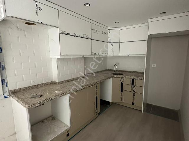 Dikili Merkezde Sıfır Bina 2+1 Satılık Giriş Kat Daire