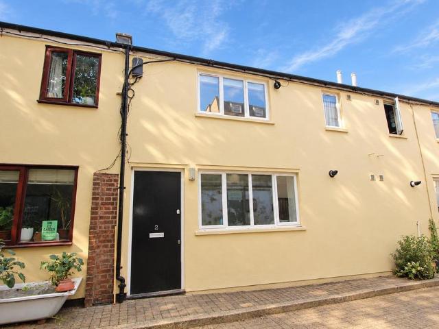Manley Court, London N16 2 bed mews to rent £2,000 pcm £462 pw