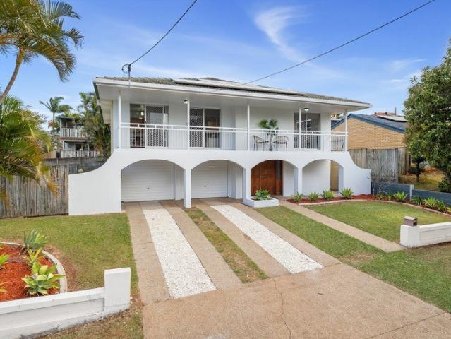 MANLY WEST'S BEST VALUE FOR MONEY? DON'T MISS OUT!