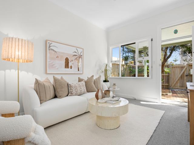 Manly Beachside Living in a Freestanding Cottage
