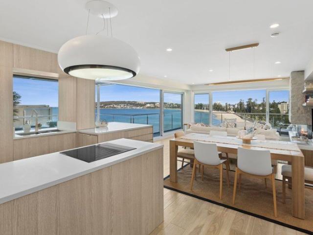 Manly Panorama Beachfront Apartment