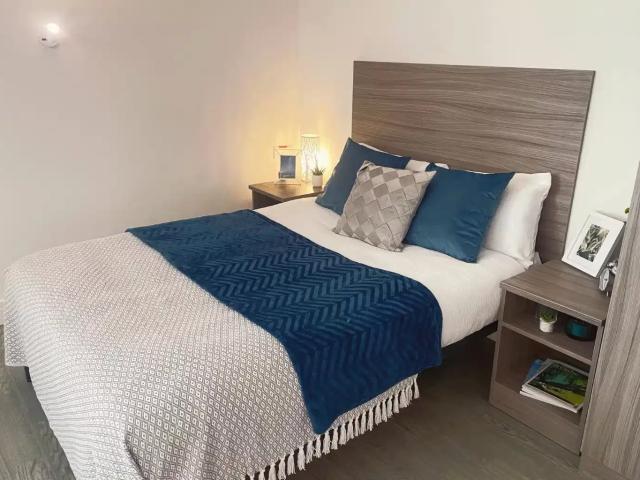 Manna Ash House, London Has an Apartment
