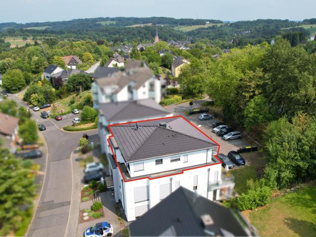 MANNELLA*Moderne 4 Zimmer Penthousewohnung* mit Aufzug, Terrasse & 2 Stellplätzen