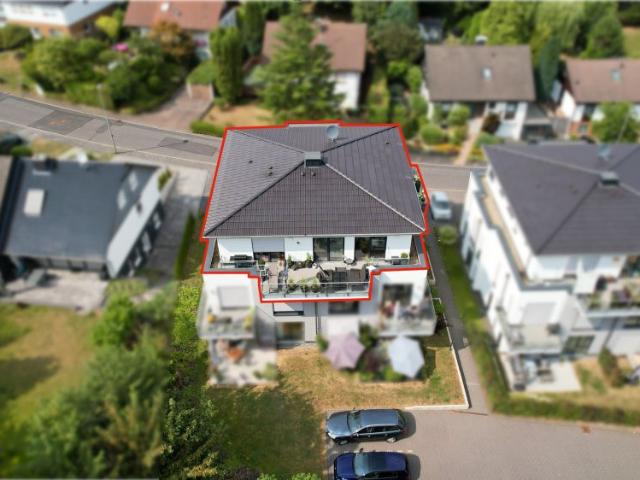 Moderne 4 Zimmer Penthousewohnung* mit Aufzug, Terrasse & 2 Stellplätzen