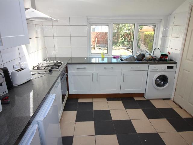 Manners Road, Southsea PO4, 5 bed terraced house to rent, £2,250 pcm | PrimeLocation