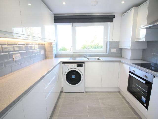 Manning Court, Eastbury Road, Oxhey, Herts WD19, 2 bed flat to rent, £1,650 pcm | PrimeLocation