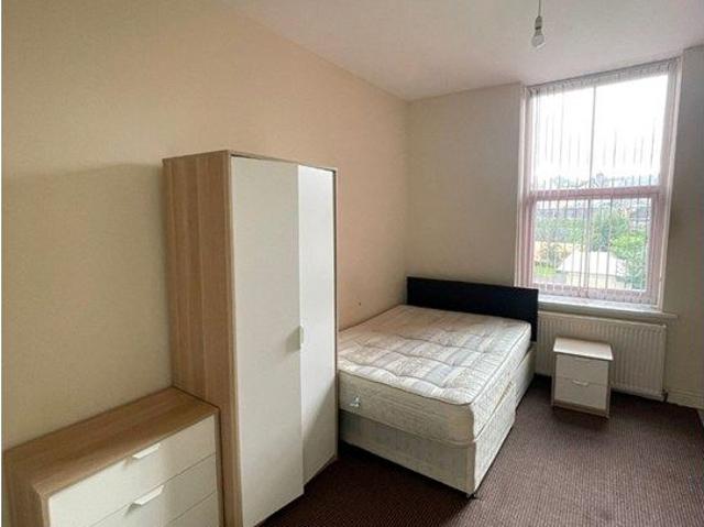 Manningham Lane, Bradford BD8, Studio to rent, £540 pcm | PrimeLocation
