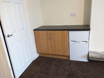 Manningham Lane, Bradford BD8, Studio to rent, £530 pcm | PrimeLocation
