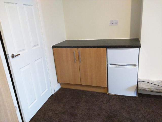 Manningham Lane, Bradford BD8, Studio to rent, £530 pcm | PrimeLocation