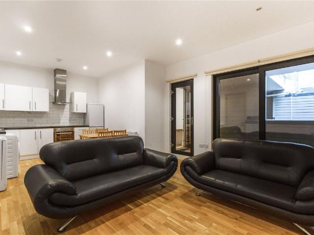 Manningtree Street, Aldgate, London E1, 2 bed flat to rent, £2,750 pcm | PrimeLocation