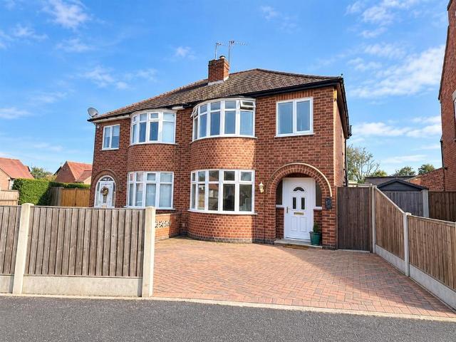 Mannion Crescent, Long Eaton, Nottingham 3 bed semi detached house to rent £1,250 pcm £288 pw