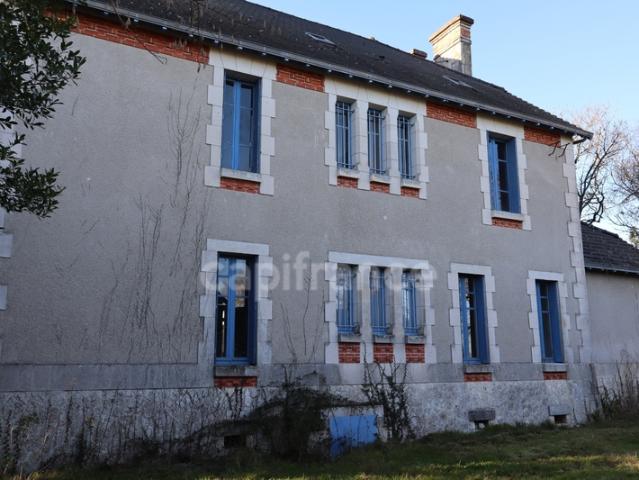 Manoir à vendre 12 pièces de 334 m² avec parc arboré Bors 16