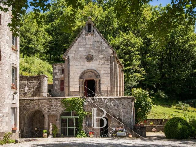 Manoir Au Cœur D’Un Domaine D’Exception 500m² Aurillac