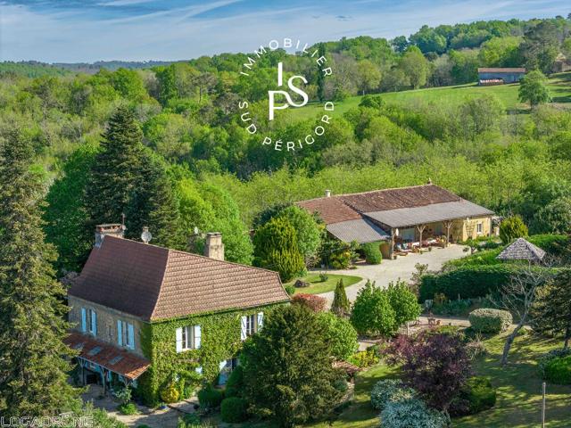 Manoir avec 3 Gîtes et 2 piscines, Villefranche du Perigord 480m² Villefranche du Périgord