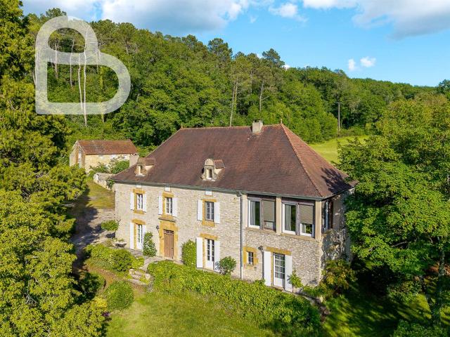 Manoir avec gîte, piscine et dépendances aménageables 375m² Cazals