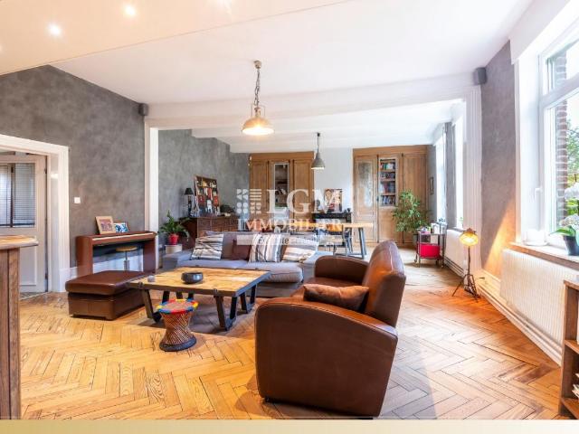 Maison d’exception à Godewaersvelde – 256 m² habitables + dépendance – 665 000 € FAI