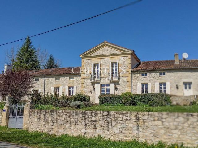 Manoir de campagne magnifique avec de beaux jardins, une pis. 515m² Monségur