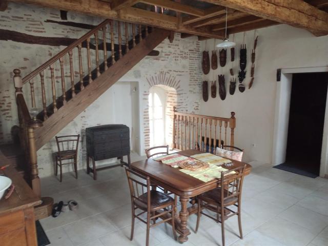 Manoir de pierre 166m² Clermont Soubiran