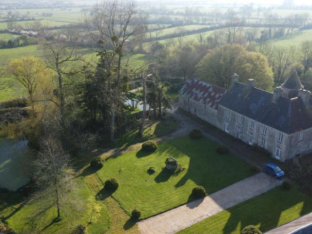 Manoir du 16ème siècle dans le cotentin 290m² Le Ham