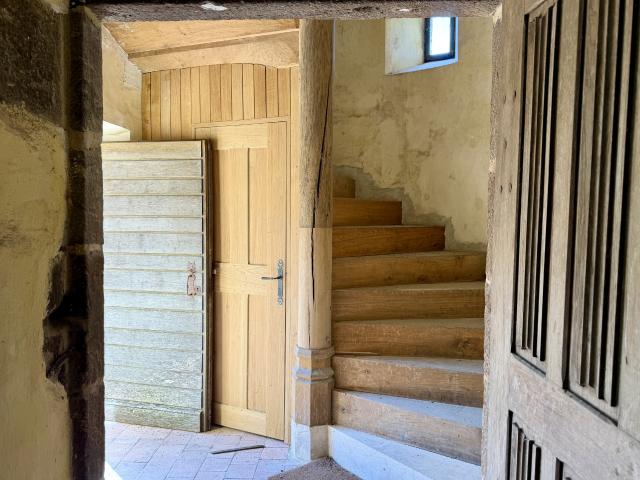 Beau manoir du XVè siècle inscrit ISMH