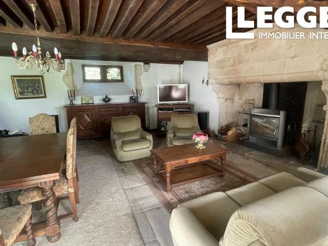 Manoir du XVIe siècle à vendre, Normandie – Propriété historique avec chapelle, dépendances et terres