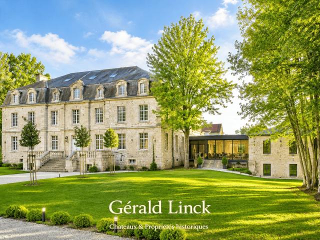 Manoir hôtel restaurant et dépendances XVIIIème siècle Lozère, France