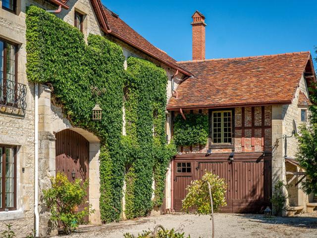 Manoir proche de Chaumont 277m² Pont la Ville