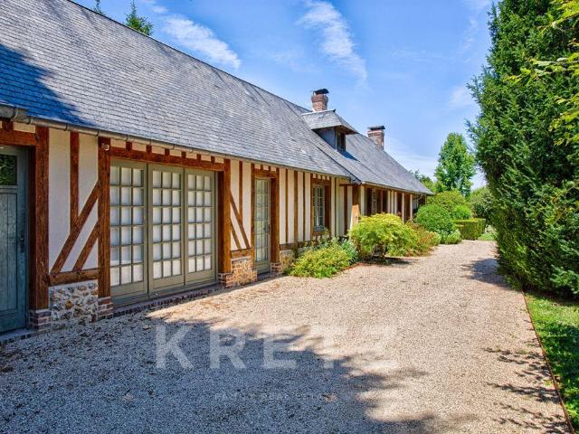 Manoir XIXe, dépendances, piscine int. chauffée, parc 2.3Ha. 420m² Saint Aubin Sur Algot
