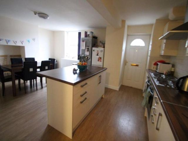Manor Terrace, Leeds 8 bed house to rent £4,645 pcm £1,072 pw