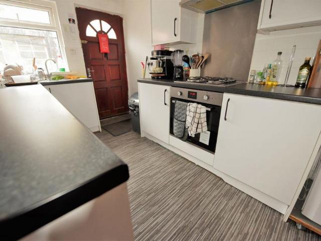 Manor Terrace 4 bed house to rent £1,733 pcm £400 pw
