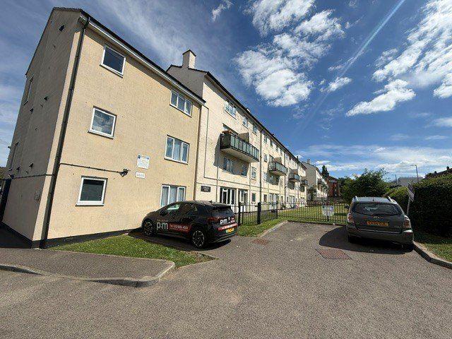Manor Way, Borehamwood WD6, 2 bed flat to rent, £1,599 pcm | PrimeLocation